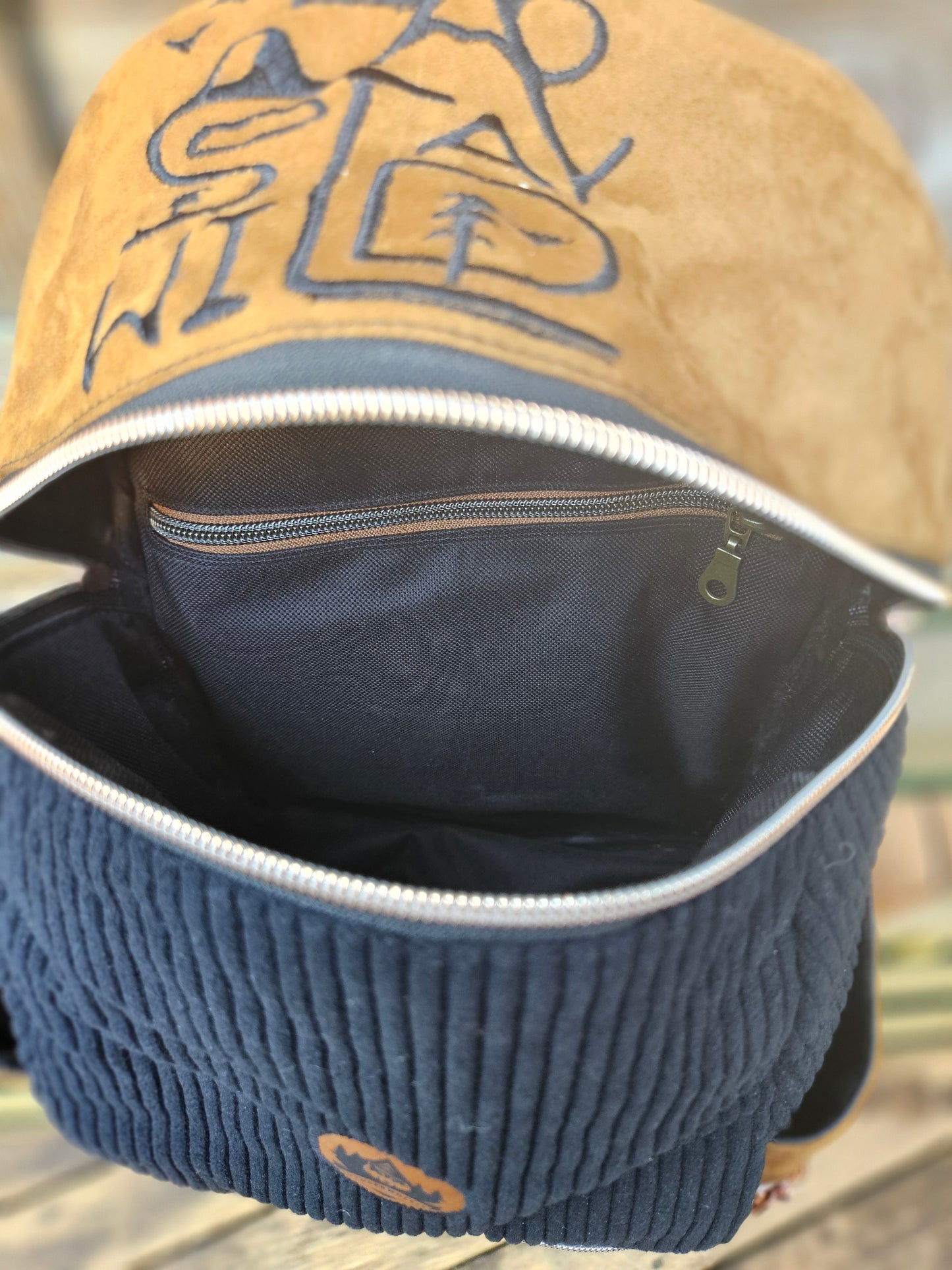 Sac à Dos Imperméable 20L - 7 Poches Isotherme Ergonomique